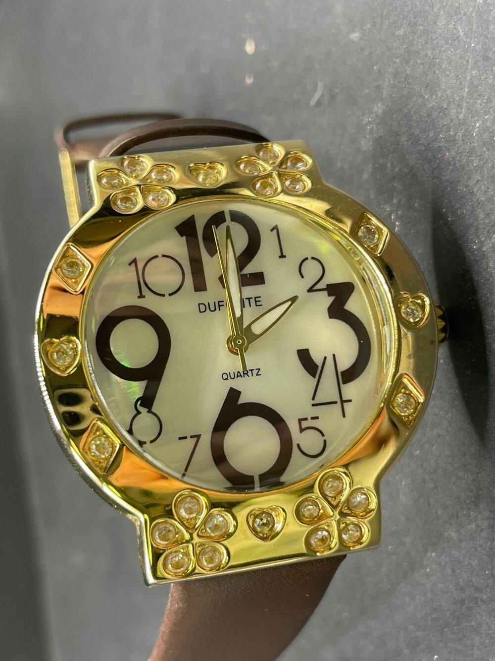 Vintage Dufonte Pretty Ladies Quartz Watch Gold Tone with a Leather Band 40mm